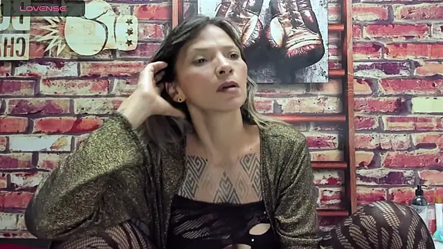 Kaya Tate online show from 09/10/25, 01:44