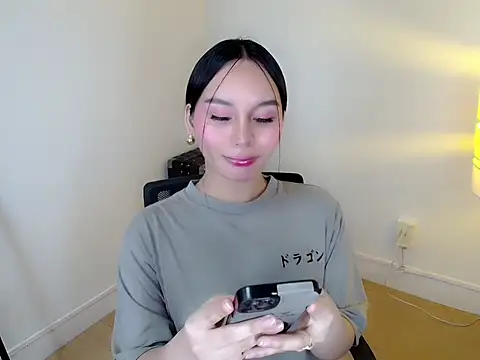 holly tabby online show from 01/08/26, 09:17