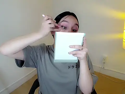 holly tabby online show from 01/10/26, 09:16