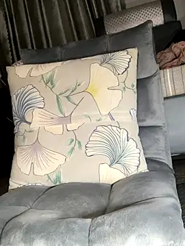 meiiijr55 online show from 11/28/25, 04:53