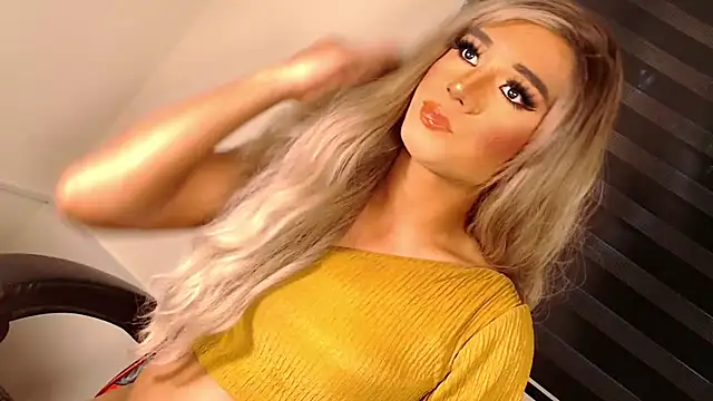 SissifyMeNow online show from 11/02/25, 11:18