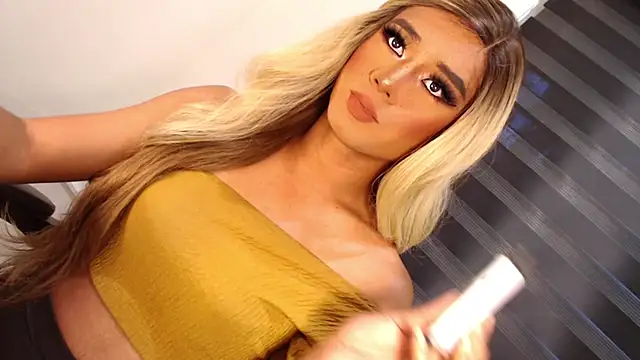 SissifyMeNow online show from 12/05/25, 01:47