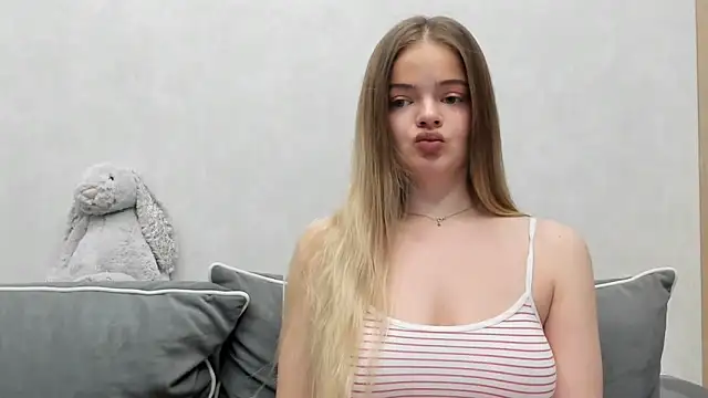 Sarah keyy online show from 03/05/26, 05:42