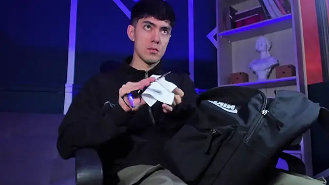 etham wolf  online show from 09/12/25, 12:27