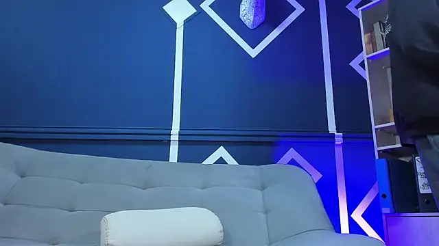 etham wolf  online show from 09/18/25, 12:29