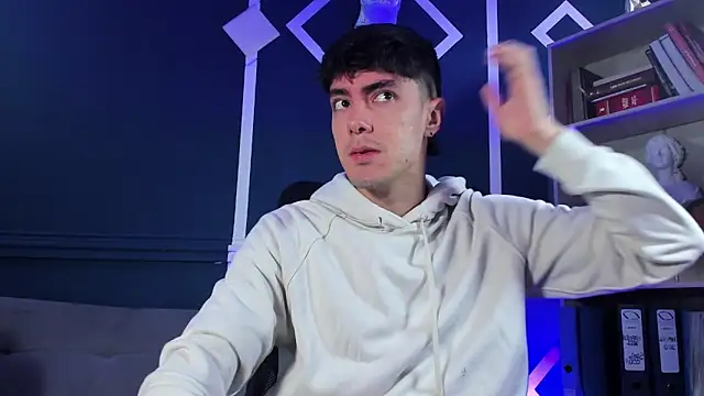 etham wolf  online show from 09/25/25, 12:42