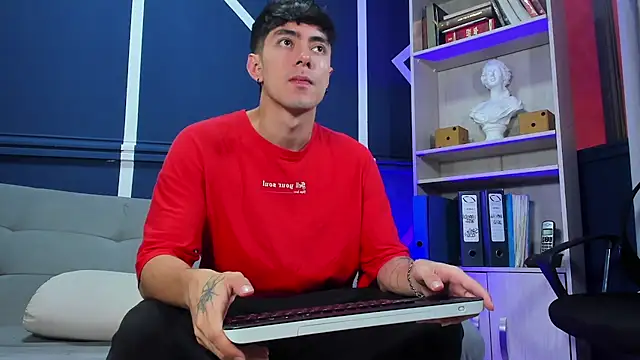 etham wolf  online show from 09/27/25, 12:32