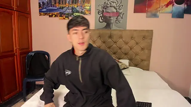 etham wolf  online show from 09/30/25, 02:00