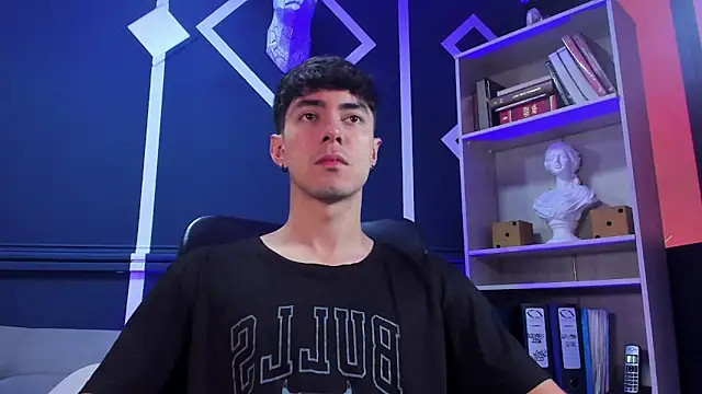 etham wolf  online show from 10/01/25, 01:06