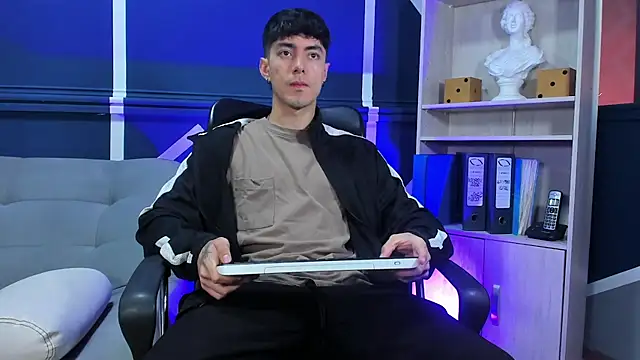 etham wolf  online show from 10/09/25, 12:03