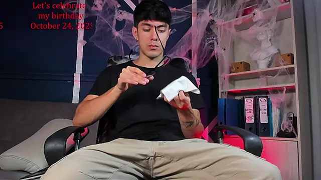 etham wolf  online show from 10/16/25, 11:11