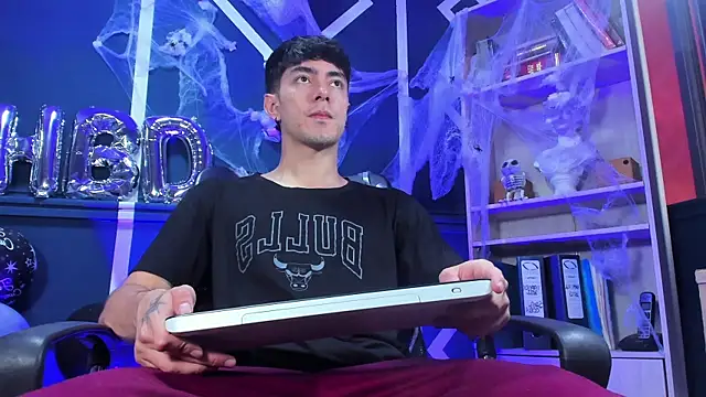 etham wolf  online show from 10/27/25, 01:15