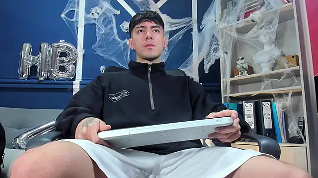 etham wolf  online show from 11/01/25, 12:51