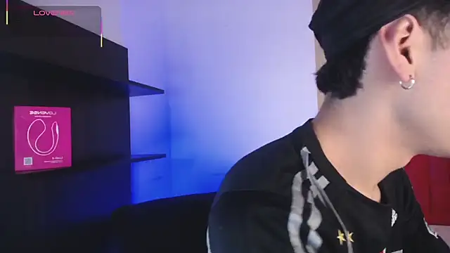 Ezra Storm online show from 10/21/25, 04:57