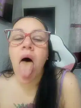 Snapshot of sweet_adele_ chatting on 04/17/26, 04:54 sweet adele online show from 04/17/26, 04:54