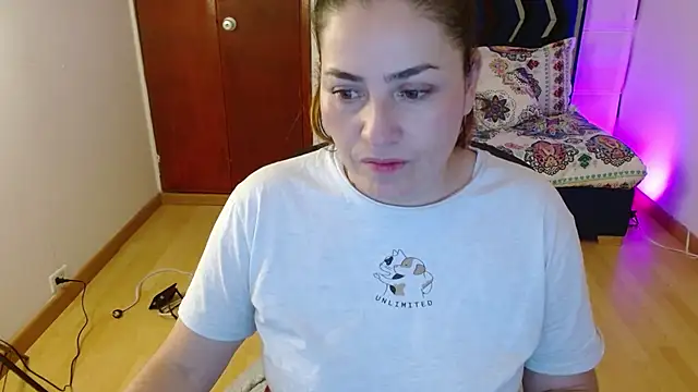 Snapshot of dayanhank chatting on 10/12/25, 02:54 dayanhank online show from 10/12/25, 02:54