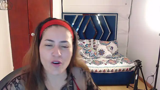 Snapshot of dayanhank chatting on 10/17/25, 02:26 dayanhank online show from 10/17/25, 02:26