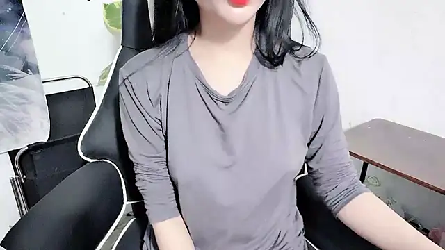 Snapshot of Bino119 chatting on 04/16/26, 12:44 Bino119 online show from 04/16/26, 12:44