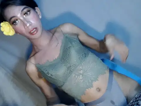 Snapshot of xyourdreamtrans chatting on 02/02/26, 01:32 xyourdreamtrans online show from 02/02/26, 01:32