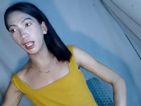 Snapshot of xyourdreamtrans chatting on 02/05/26, 03:55 xyourdreamtrans online show from 02/05/26, 03:55