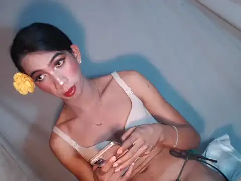 Snapshot of xyourdreamtrans chatting on 02/16/26, 01:18 xyourdreamtrans online show from 02/16/26, 01:18