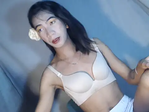 Snapshot of xyourdreamtrans chatting on 02/22/26, 07:19 xyourdreamtrans online show from 02/22/26, 07:19