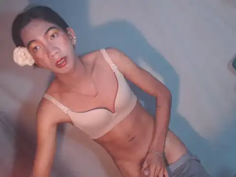 Snapshot of xyourdreamtrans chatting on 02/22/26, 09:13 xyourdreamtrans online show from 02/22/26, 09:13