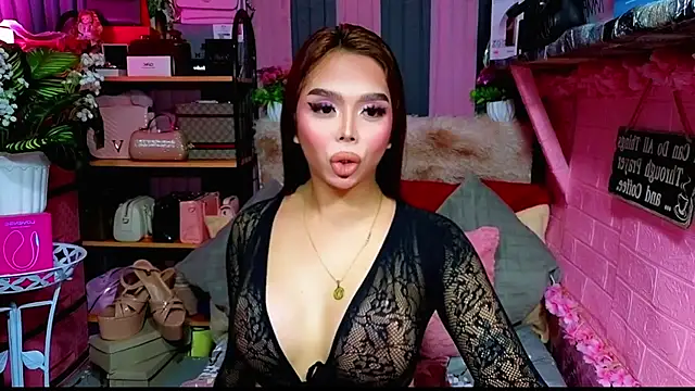 MoniqueCeleste online show from 11/06/25, 05:03