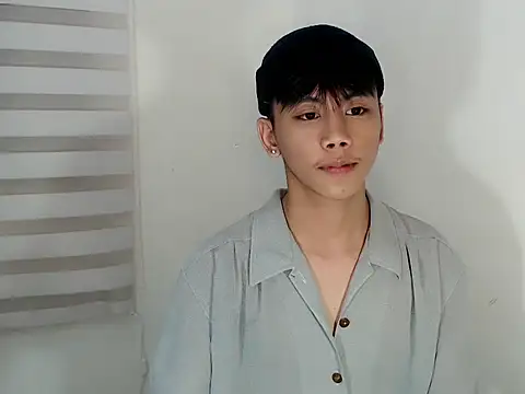 Snapshot of ynotyu chatting on 10/17/25, 03:36 ynotyu online show from 10/17/25, 03:36