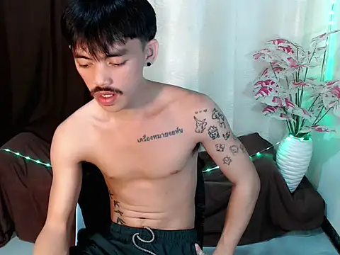 Snapshot of urhunky_boy chatting on 08/04/26, 12:30 urhunky boy online show from 08/04/26, 12:30