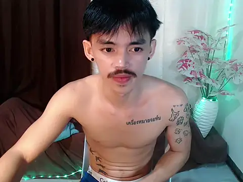 Snapshot of urhunky_boy chatting on 08/05/26, 12:19 urhunky boy online show from 08/05/26, 12:19