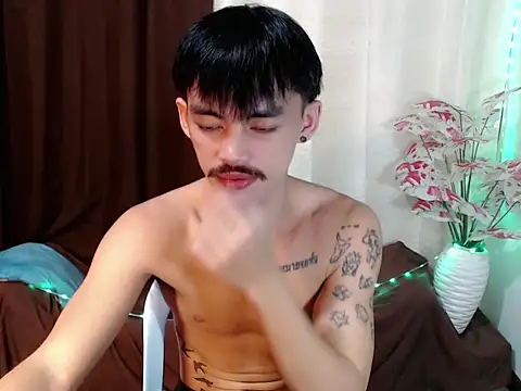 Snapshot of urhunky_boy chatting on 08/06/26, 12:51 urhunky boy online show from 08/06/26, 12:51