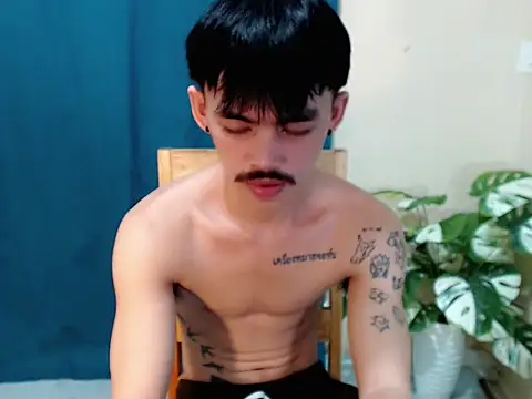Snapshot of urhunky_boy chatting on 08/07/26, 02:13 urhunky boy online show from 08/07/26, 02:13