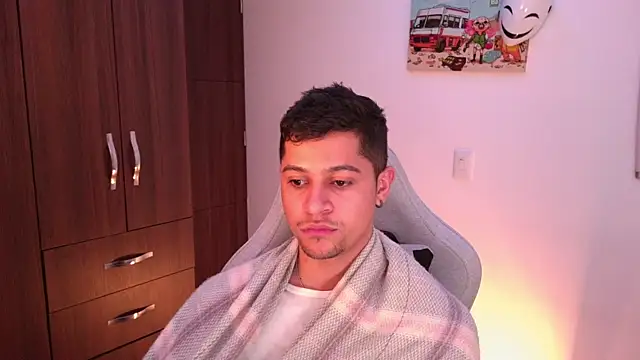 domsantiago  online show from 10/30/25, 02:24