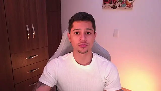 domsantiago  online show from 11/06/25, 04:02