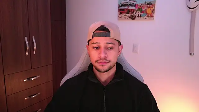 domsantiago  online show from 12/21/25, 01:57