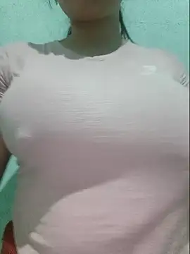 Snapshot of Shiny_Babe chatting on 05/01/26, 03:00 Shiny Babe online show from 05/01/26, 03:00
