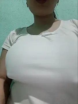 Snapshot of Shiny_Babe chatting on 05/08/26, 02:39 Shiny Babe online show from 05/08/26, 02:39