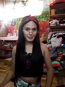 mika walker online show from 11/08/25, 02:23