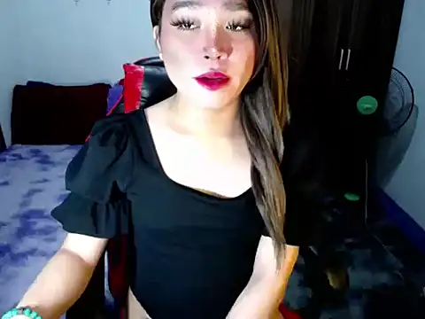 Urassiansweetcummer online show from 11/12/25, 02:23