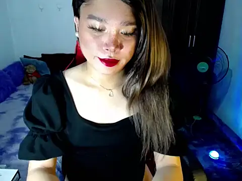 Urassiansweetcummer online show from 04/21/26, 02:26