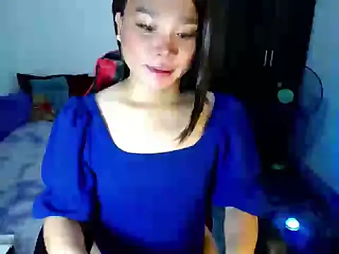 Urassiansweetcummer online show from 04/25/26, 02:25