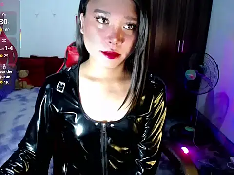 Snapshot of Urassiansweetcummer chatting on 07/27/26, 01:45 Urassiansweetcummer online show from 07/27/26, 01:45