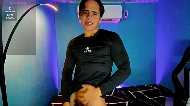 Snapshot of Maximiliano_scoott__ chatting on 09/11/25, 05:57 Maximiliano scoott   online show from 09/11/25, 05:57