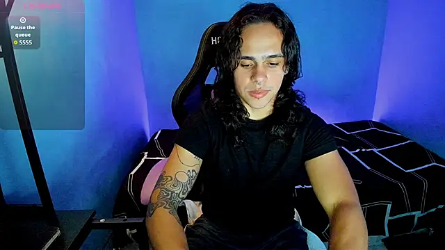 Snapshot of Maximiliano_scoott__ chatting on 09/17/25, 03:41 Maximiliano scoott   online show from 09/17/25, 03:41