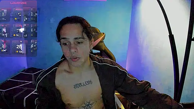 Snapshot of Maximiliano_scoott__ chatting on 09/29/25, 06:57 Maximiliano scoott   online show from 09/29/25, 06:57