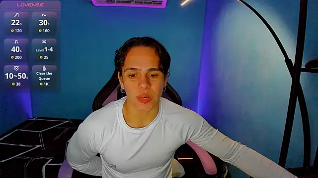 Snapshot of Maximiliano_scoott__ chatting on 10/03/25, 06:49 Maximiliano scoott   online show from 10/03/25, 06:49