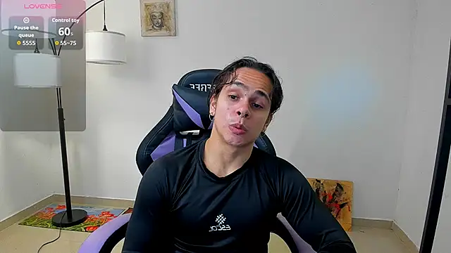 Snapshot of Maximiliano_scoott__ chatting on 10/29/25, 09:16 Maximiliano scoott   online show from 10/29/25, 09:16