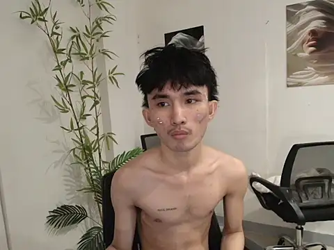 Snapshot of twink_pinoy chatting on 06/24/26, 08:30 twink pinoy online show from 06/24/26, 08:30