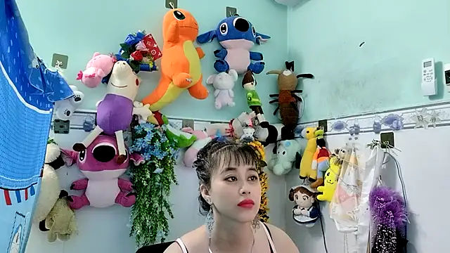 emgaixinhngoan online show from 11/26/25, 03:29